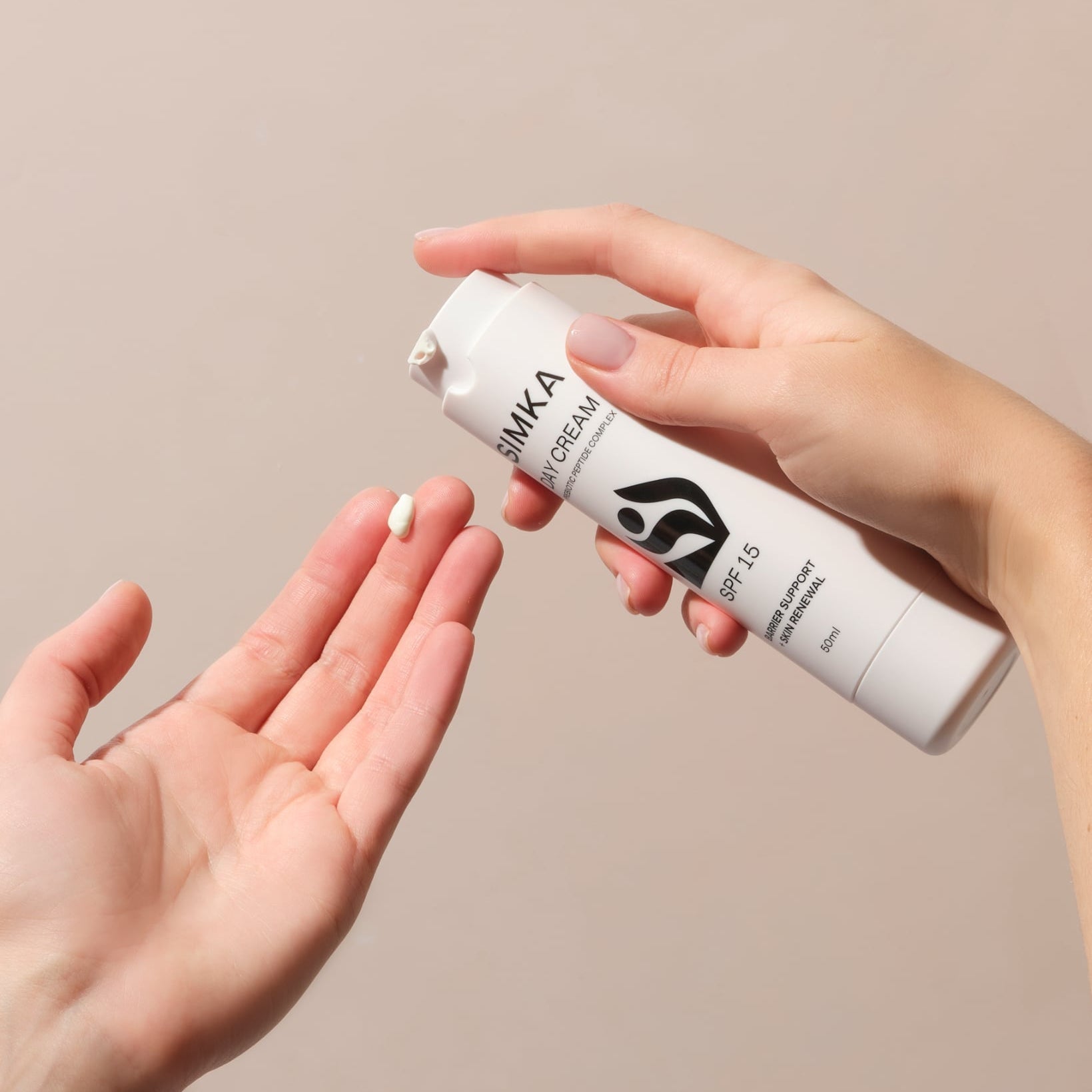 SIMKA Prebiotic Peptide Day Cream SPF 15